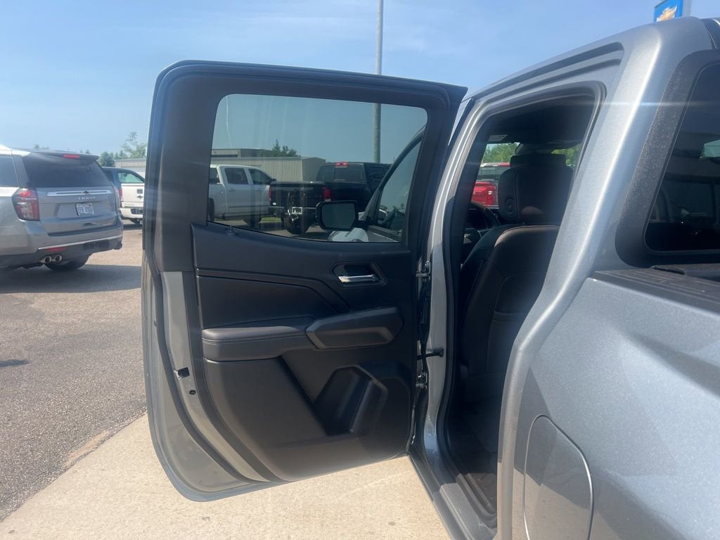 2025 Chevrolet Colorado WT/LT