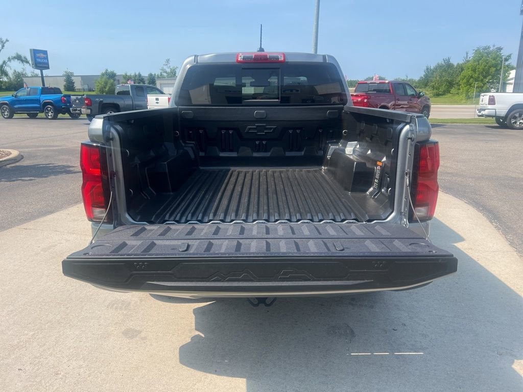 2025 Chevrolet Colorado WT/LT