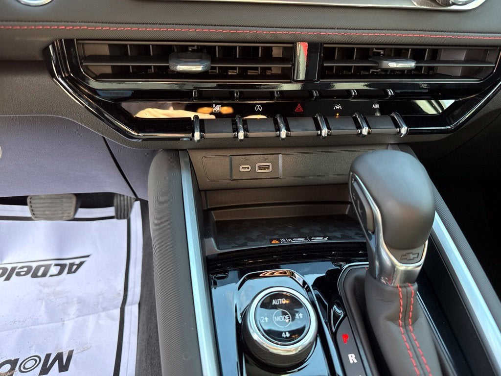 2026 Chevrolet Colorado Z71 - Photo 15