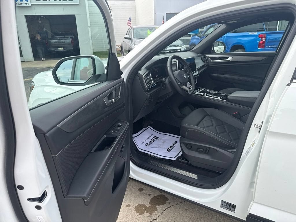 2024 Volkswagen Atlas Cross Sport 2.0T SE w/Technology
