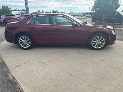 2017 Chrysler 300 Limited