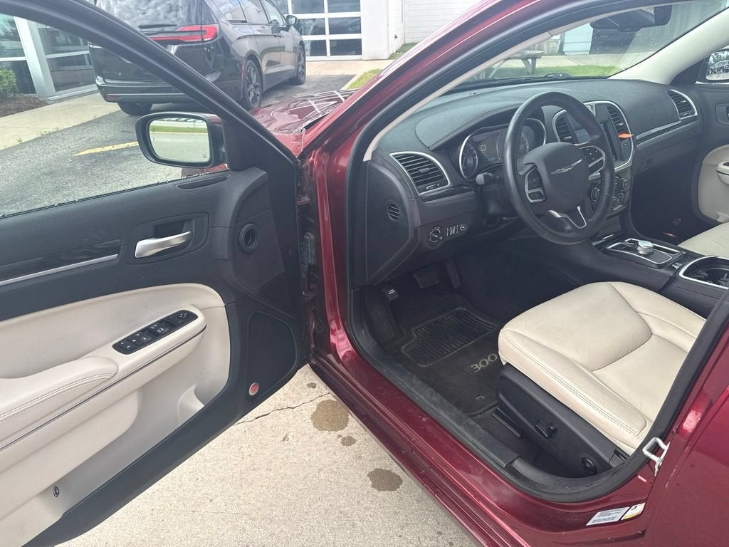 2017 Chrysler 300 Limited