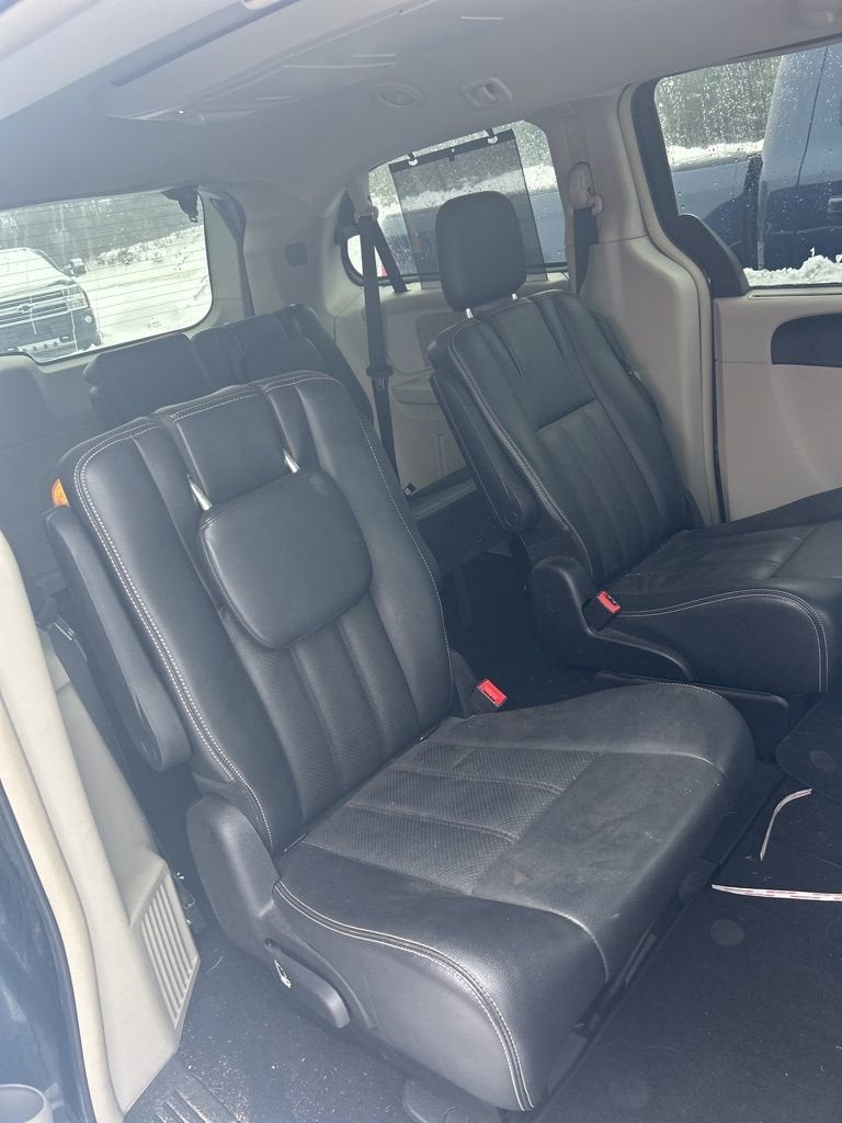 2013 Chrysler Town & Country Touring-L