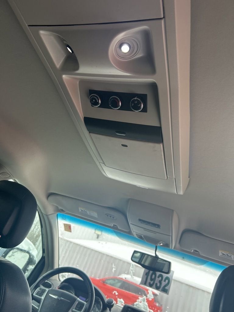 2013 Chrysler Town & Country Touring-L