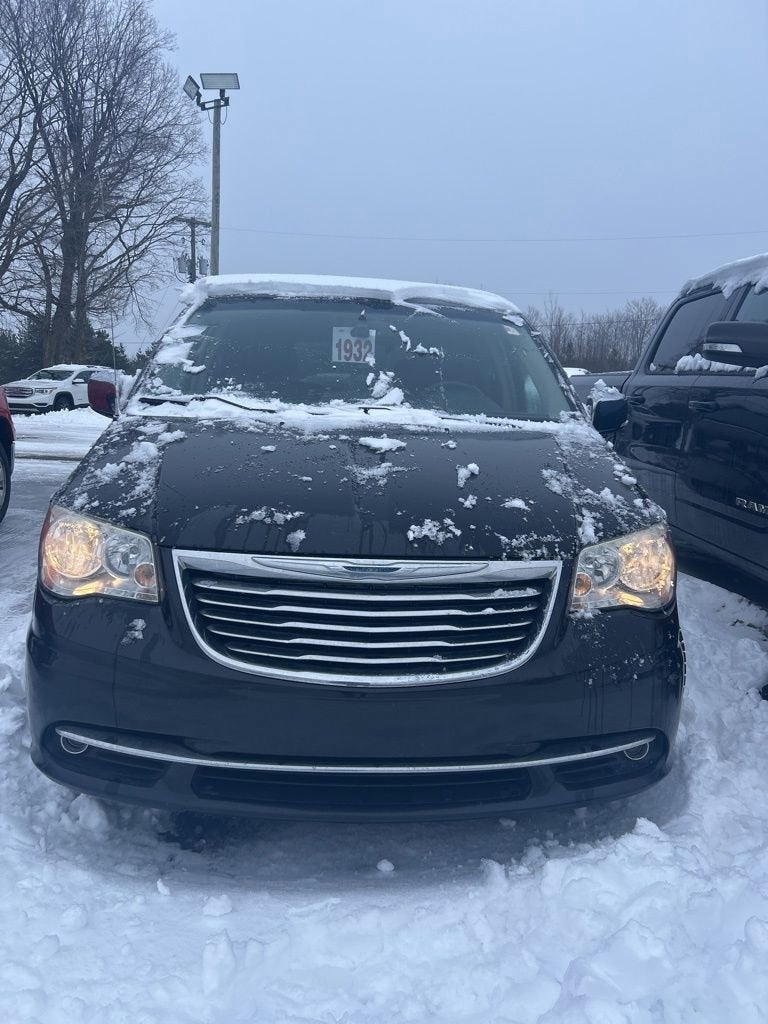 2013 Chrysler Town & Country Touring-L