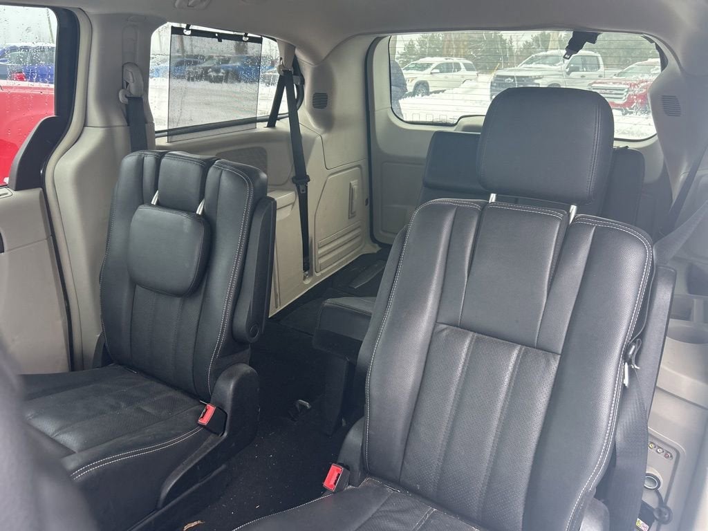 2013 Chrysler Town & Country Touring-L