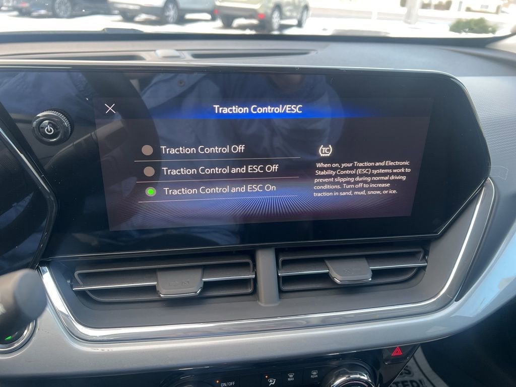 2025 Chevrolet Trax LT